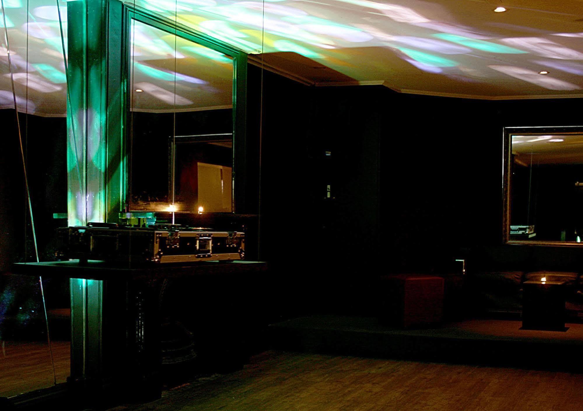 Glenelg Beach Hostel Εξωτερικό φωτογραφία